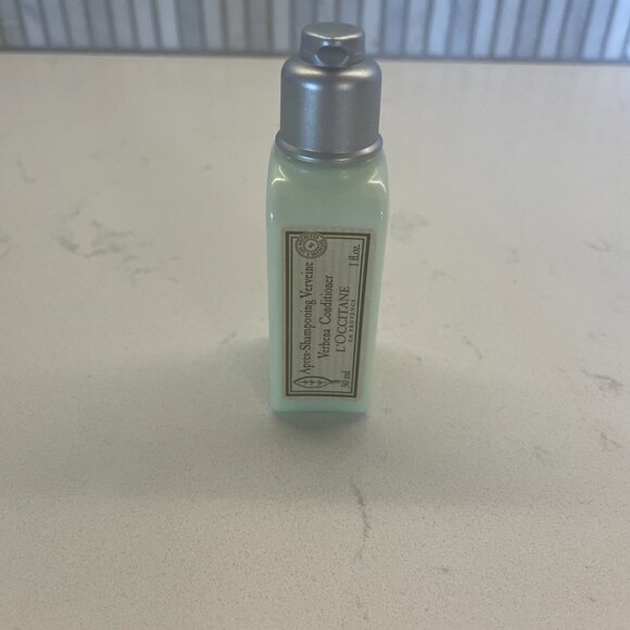 L'Occitane Yellow Holiday Gift Set with Travel Size‎ Toiletries, NWT - Picture 7 of 10